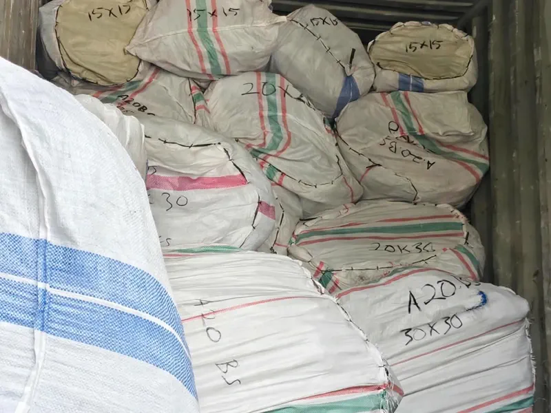 Kemasan lot terpal YO TERPAL NUSANTARA RAYA ukuran 20x30 dengan label ukuran dan jumlah 1 pcs